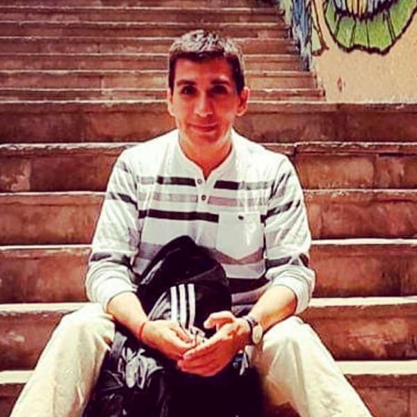 Roberto Varas